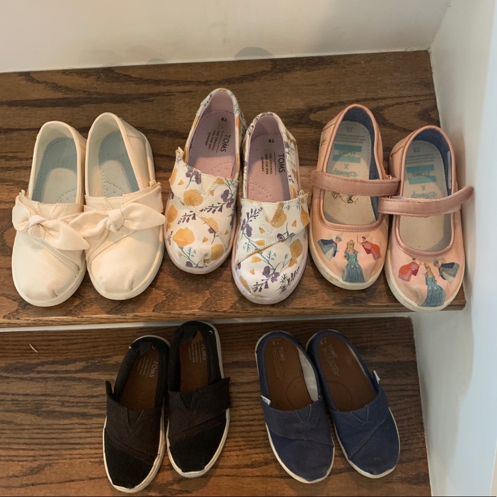 Toddler girl Toms Bundle size 9